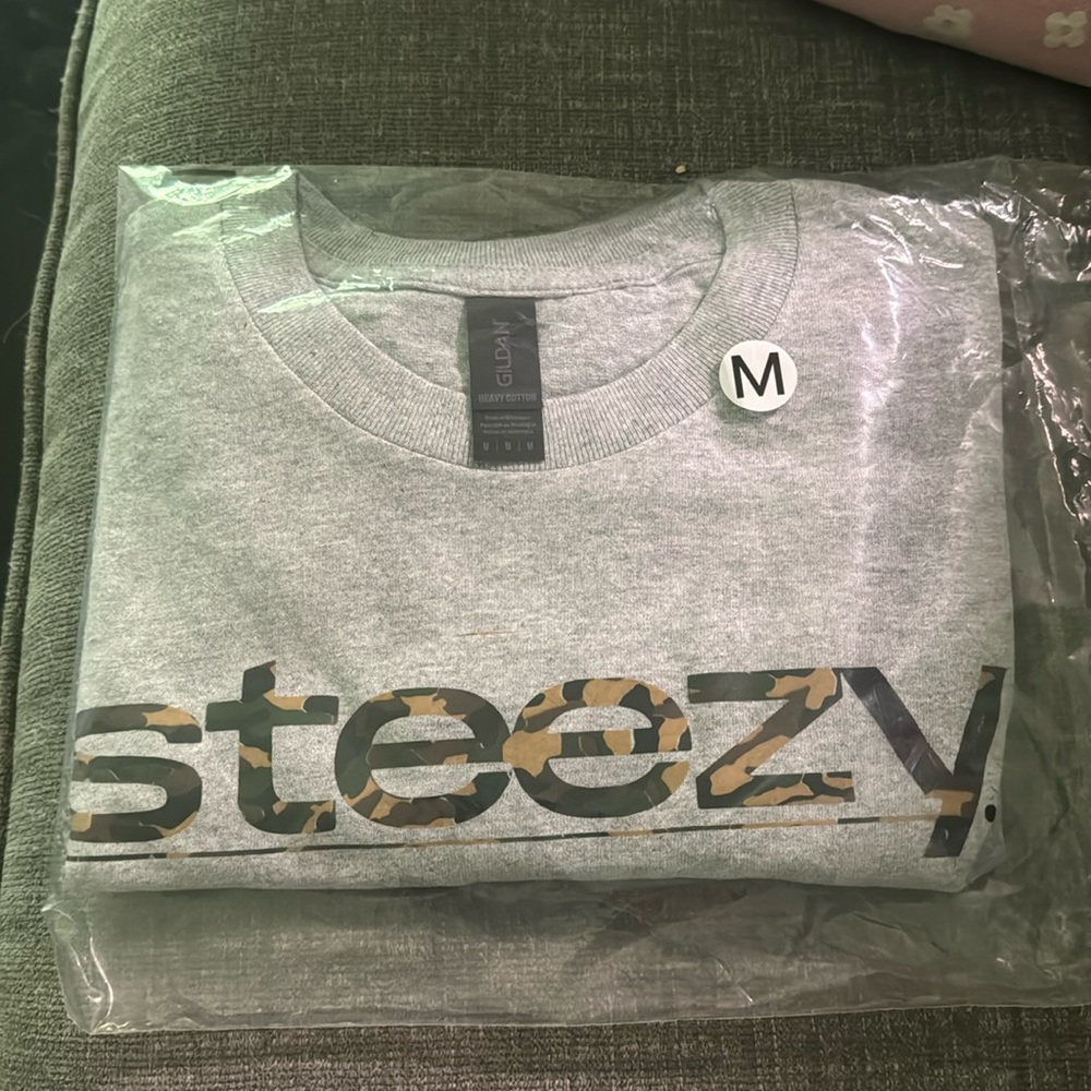 Steezy Men’s Medium Tshirt
